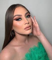 Dayana Arroyo's Instagram, Twitter & Facebook