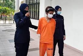 Syarikat milik usahawan kosmetik terkenal, nur sajat dìdenda rm14,500 oleh mahkamah majistret shah alam atas tuduhan. Penganggur Wanita Dituduh Ugut Bunuh Kakak Menangis Di Mahkamah Mykmu Net