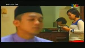 Janna nick, syafiq kyle, baim wong, mimi lana, eyka farhana, dato' eizlan yusof & datin seri maria faridariana tidak bersetuju dengan pertunangan. Kau Aku Kita Episode 9 Kau Aku Kita Drama Episod