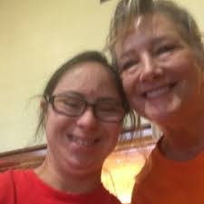 Lindsey Vernon's Instagram, Twitter & Facebook