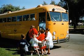 30 Photographs Show What School Buses Looked Like In The 1950s And 1960s Old School Bus School Bus Vintage School