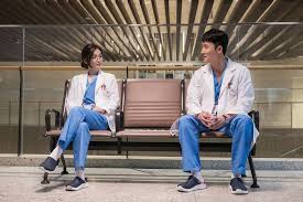 Drama korea hospital playlist season 2 akan kembali melanjutkan kisah kelima karakter utama, yakni lee ik joon (jo jung suk), ahn jung won (yoo yeon seok), kim. Tinh Ä'á»‹ch Cá»§a Jo Jung Suk Trong Hospital Playlist Tuyen Bá»' Khong Xuáº¥t Hiá»‡n Trong Pháº§n 2 Ä'áº¡o Diá»…n He Lá»™ Thá»i Gian Len Song
