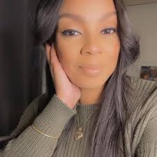 More footage of Dré at the GQ Men of the Year Party! André 3000 meets  Willow Smith, Halle Bailey and Offset. Cred to @joy.of.everything ,  @chanelxgreen