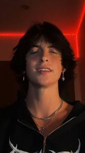 Jacob Till's Instagram, Twitter & Facebook