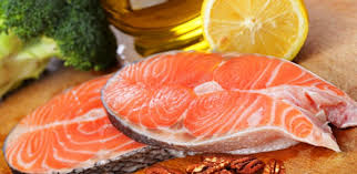 نتیجه تصویری برای خوردن ماهی برای کاهش التهاب