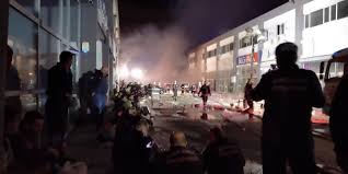 .mahallesi'nde bulunan atb i̇ş merkezi'nde çıkan ve merkezdeki diğer bloklara da sıçrayan yangın kontrol altına alındı. Ankara Daki Is Merkezi Yangini 7 Saatte Kontrol Altina Alindi