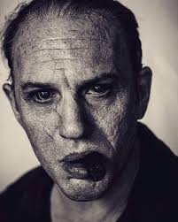 Tom Hardy como Al Capone, en el set de "Fonzo"