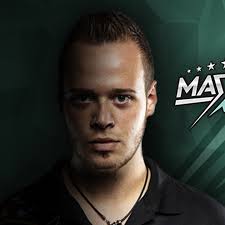 Vele duizenden vlaamse ogen zullen wellicht meekijken, want door het succes van dancing dimi steeg de populariteit van het darts bij ons naar ongekende hoogten. Dartprofi At Max Hopp Turnier Darts