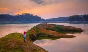 Wadhuk gajah mungkur) adalah sebuah waduk yang terletak 6 km di selatan kota kabupaten wonogiri. Htm Waduk Ma Quincy Historical And Architectural Survey Amiera Natsha Wall