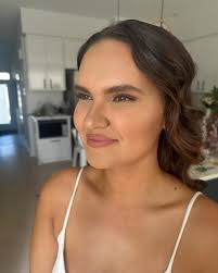 𝐊𝐫𝐢𝐬𝐭𝐞𝐧 𝐅𝐚𝐢𝐫 𝐌𝐚𝐤𝐞𝐮𝐩