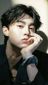 Amistades, se me antojo ver este drama chino 😋 Y también quisiera ser el  vino 🍷 🤤 #lovelingering #Yulong