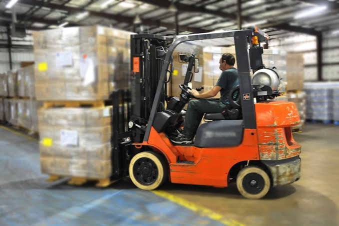 doanh nghiệp lựa chọn giải pháp xe nâng phù hợp cho kho vận
