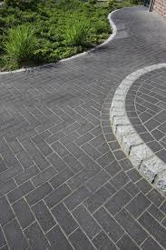 Eingangspodeste Duthoo Stein Design Strassenbau Pflasterungen Und Gartengestaltung Gartengestaltung Landschaftsgestaltung Strassenbau