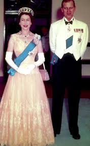 1954 From Queen Elizabeth Ii S Royal Style Through The Years Queen Elizabeth Elizabeth Ii Royal Queen