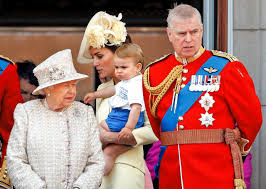 Jun 08, 2021 · als im mai 2019 archie, sohn von prinz harry und herzogin meghan geboren wurde, gab es die aktuellste änderung in der thronfolge des vereinigten königreichs. Prinz Andrew Im Fall Epstein Minderjahrige Missbraucht Fbi Ermittelt Royals Bild De