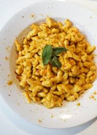 Kurbisspatzle Mit Salbei Curry Butter Ganz Schnell Selbst Gemacht Kurbisspatzle Rezepte Kurbis Rezepte Vegetarisch