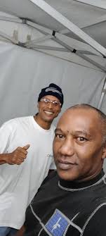 03:55😎 0lala...........Salut Salut à tous merci si vous êtres toujours  connecté 😘 bienvenue la la mifaï 😘 km david été très conten pour 60  ans.......Chaudron Caltex com di David bonn fêtes les