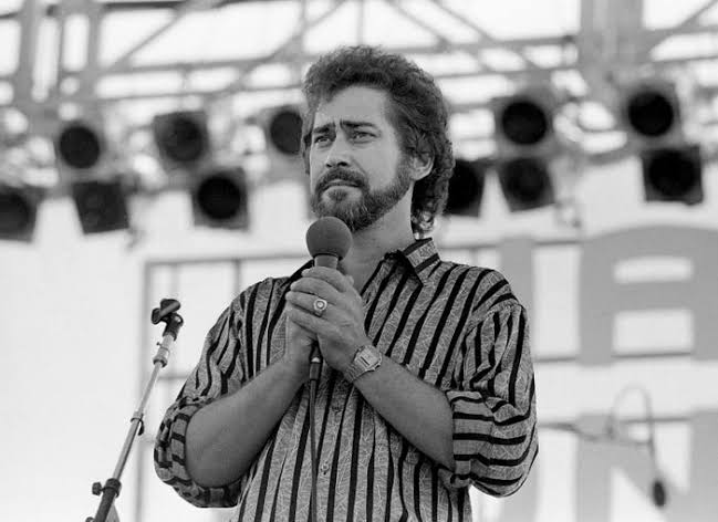 Earl Thomas Conley photos over the years