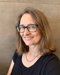 Leslie Plumlee's Instagram, Twitter & Facebook