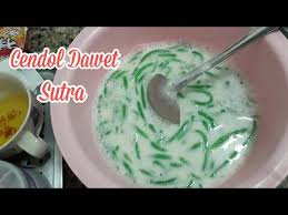 Resep cara membuat cendol di rumah, memakai bahan alami. Cara Mudah Membuat Cendol Dawet Sutra Sendiri Di Rumah Cendol Dawet Sutra Anti Gagal Youtube