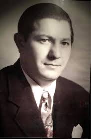 How many people enjoyed eating at the clock restaurant