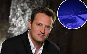 Salma Hayek le dedica doloroso mensaje a Matthew Perry