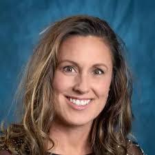 Sarah Leer's Instagram, Twitter & Facebook