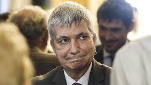Ventola … nichi vendola  ˈniki ˈvɛndola  amtlicher vorname: Isl17brtry6p8m