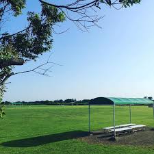 誰もいない グランド 夏の夕暮れ 心地いい風 nobody in the field comfortable wind 石井緑地 宇都宮 栃木 鬼怒川 河川敷 サッカー場 青空 芝 サンセット 風 ishifield utsunom 河川敷 青空 芝