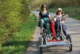2 Rider Easy To Ride And Perfectly Safe You Cannot Fall Over Mit Dem Vierrad Fahrrad Sicher Unterwegs Umfallen Geht Nicht Tandem Fahrrad Radfahren Tandem