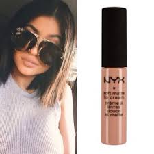 Selecteer kleur abu dhabi amsterdam antwerp athens beijing berlin budapest cabo cairo cannes cape town copenhagen cyprus dubai istanbul kyoto leon london los angeles madrid milan monte carlo montreal prague rome san diego san francisco. Kylie Is Wearing The Nyx Soft Matte Lip Cream In The Color Cairo Nyx Matte Lip Cream Soft Matte Lip Cream Nyx Soft Matte Lip Cream