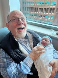 Welcome to Tommy needs a kidney page. Either you know Tommy, or you know  someone who knows Tommy. I am Maureen and I am Tommy's wife. Tommy and I  have been together