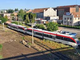 Deschiderea ediţiei aniversare va fi transmisă în 20 oraşe din ţară, iar invitat special este celebrul balerin sergei polunin. Photo Gallery The Trains Brought From Germany By The Company Tfc Arrived In Romania What It Looks Like And Which New Routes It Will Run On Rail Industry