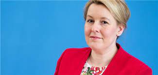 Bundesfamilienministerin franziska giffey (spd) plädiert für schnelle und flexible kitaöffnungen. Giffey Kinder Und Jugendliche Vorrangig Impfen