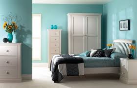 Dark hardwood floors also work to anchor the room. 20 Of The Best Colors To Pair With Black Or White