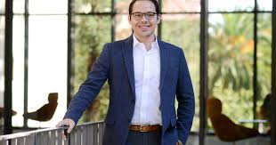 Haga click en este link para entrar correctamente a nuestro sitio. New Faculty Diego Zambrano New Faculty Stanford Lawyer Magazine Stanford Law School