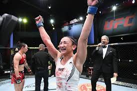 Carla esparza talks with megan olivi backstage after her win over cynthia calvillo at ufc 219: Y89rr0xbjnrlwm
