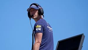 The team manager organizes the operation. How Radio Communication Provided A Winning Tool And Changed The Course Of Nascar Racing