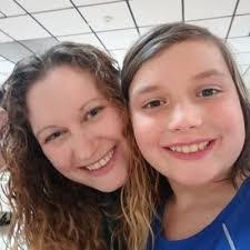 Katie Marks's Instagram, Twitter & Facebook