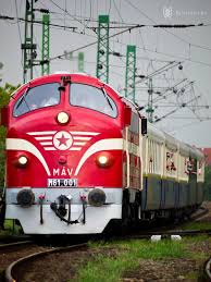 Train Travelling In Hungary Http Www Facebook Com Photo Php Fbid 502320609798850 A 463219343708977 105826 462841600413418 Train Pictures Train Tracks Train