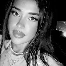 Amina Salem's Instagram, Twitter & Facebook