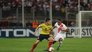 Después de la victoria de perú contra ecuador por 1 a 0 gracias al gol de claudio pizarro en el minuto 11 de la segunda vuelta sumando asi 14 puntos desplazando a uruguay de la sexta posicion que tiene 13 puntos hasta el momento y para este martes 11 de junio les tocara enfrentarse a colombia que. Colombia Sociedad Y Futbol La Realidad Del Pais A Una Semana Del Partido Con Peru En Eliminatorias Qatar 2022 Futbol Peruano Depor