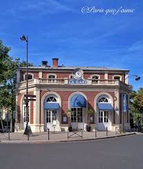 Restaurant La Gare 19 Chaussee De La Muette 75016 Paris Paris Visite Paris Paris Insolites