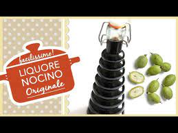 Per preparare la ricetta del nocino fatto in casa quindi è dispensabile disporre di un albero di noci da cui poterle cogliere ancora verdi. Liquore Nocino Fatto In Casa Ricetta Originale Perfetta Youtube