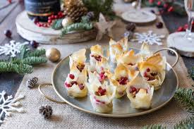 Bouchees Croustillantes Au Brie Et Airelles Recette Alimentation Recette Apero Dinatoire Rapide Croustillant