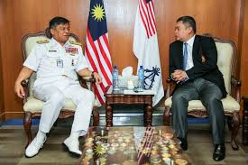 Fauziah atau lebih mesra disapa jee, 48, berkata sebagai manusia, dia pasti menginginkan. Royal Malaysian Navy On Twitter Kunjungan Hormat Ke Atas Ts Mykamarul Oleh Kdr K Ym Dato Syed Budriz Putra Jamalullail Syed Amir Abidin Jamalullail Psstldm Orang Besar Istana Negeri Selangor Navyupdate Navypeople