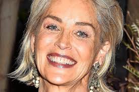 Мать — дороти стон — домохозяйка. Darum Wurde Sharon Stone Von Hollywood Gemobbt