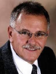 Kari Raber's Instagram, Facebook & TikTok