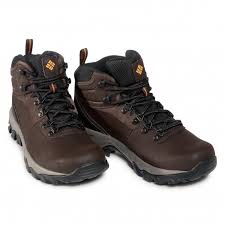 The columbia newton ridge plus ii is a durable and lightweight hiking boot with an exceptional feel. Trekker Boots Columbia Newton Ridge Plus Ii Waterproof Bm3970 Cordovan Squash Trekker Boots High Boots And Others Men S Shoes Efootwear Eu