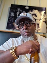 Hi all! I just wanted to introduce myself and share a recent photo of  myself. How is everyone? Where you from?